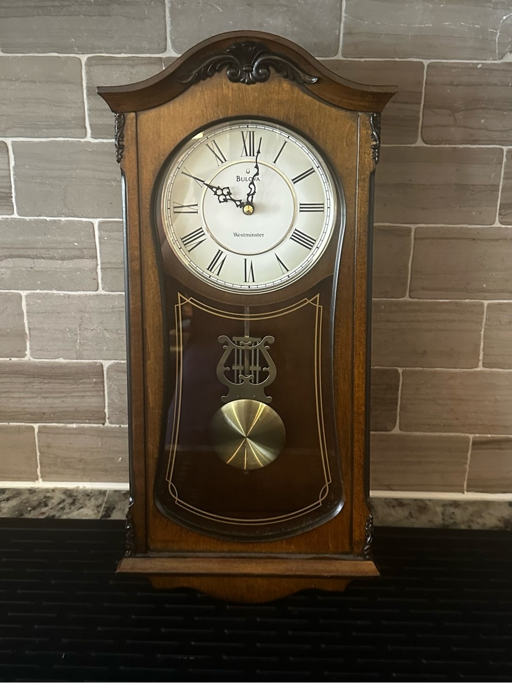 Bulova Walnut Brown Wall Clock ✳️ Clock Works but Pendulum Does Not Swing